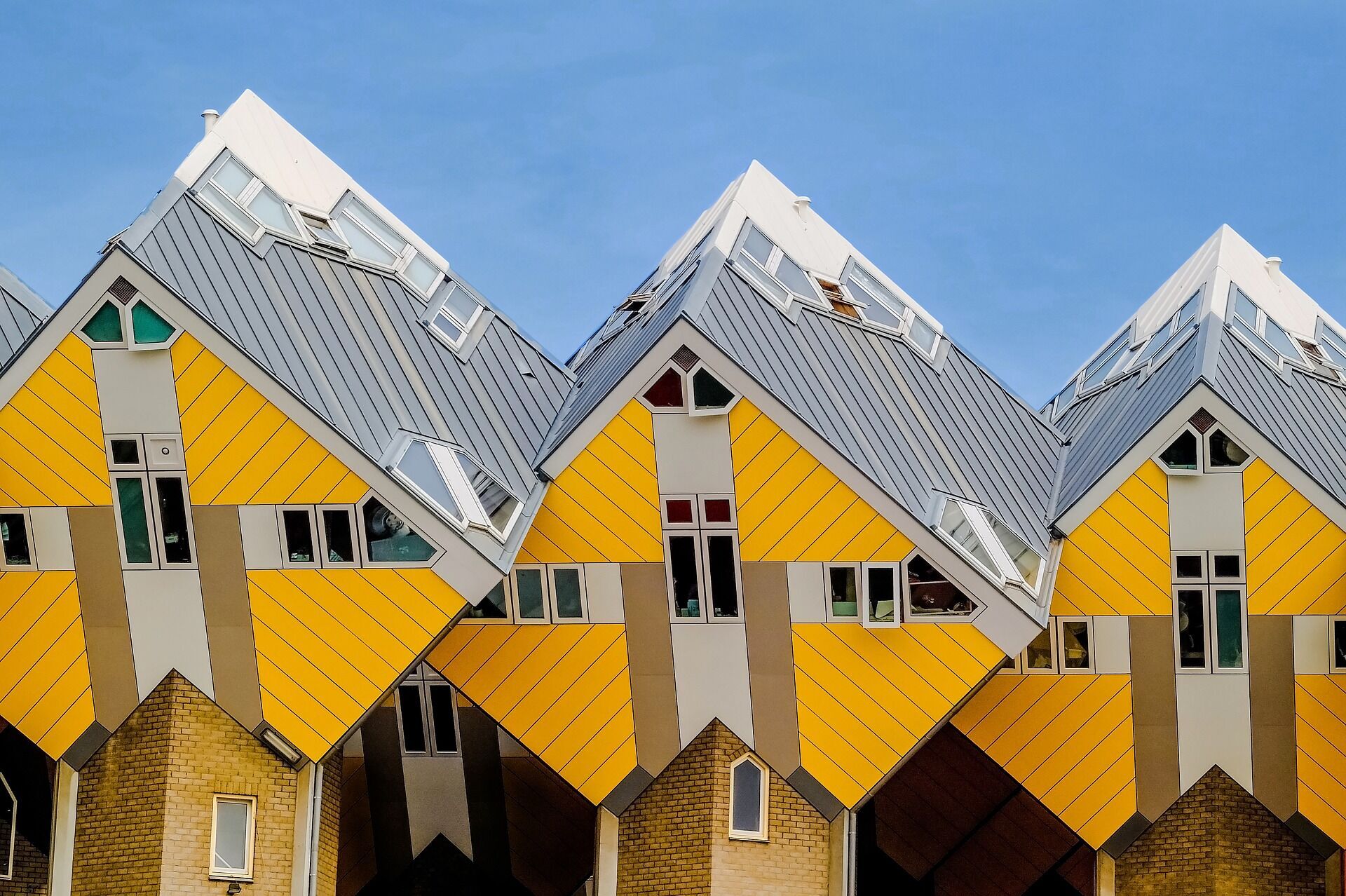 5 of the most unusual residential complexes in the world, near which everyone takes pictures