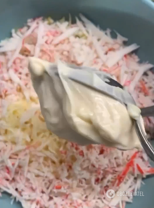 Crab salad in a new way: how to serve a popular appetizer 