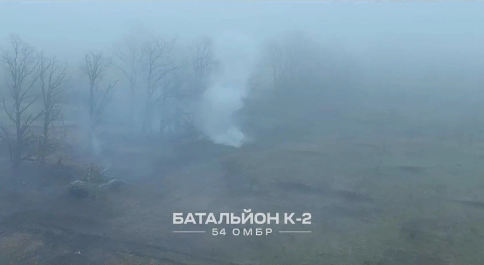 ''Cotton'' managed: a Ukrainian tank destroyed the occupiers' positions in the Luhansk region from 20 meters away. Video.