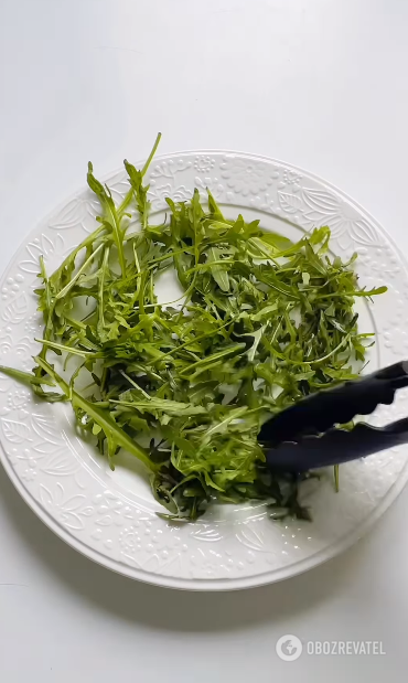 What delicious salad to make with liver: with greens and apples