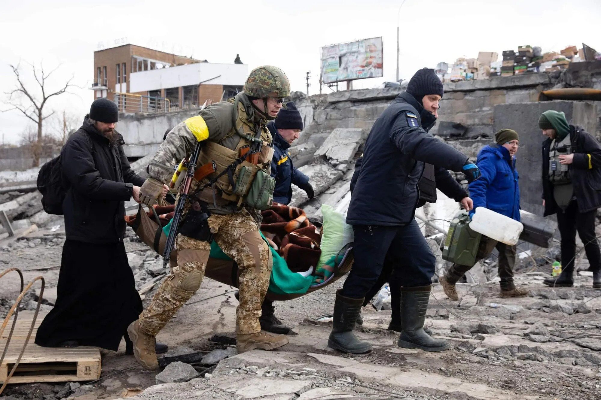 Poroshenko showed how people fled Irpen under shelling a year ago