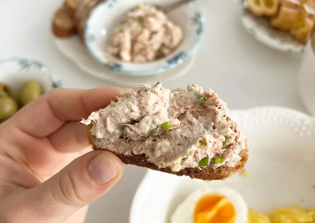 Tuna spread on sandwiches