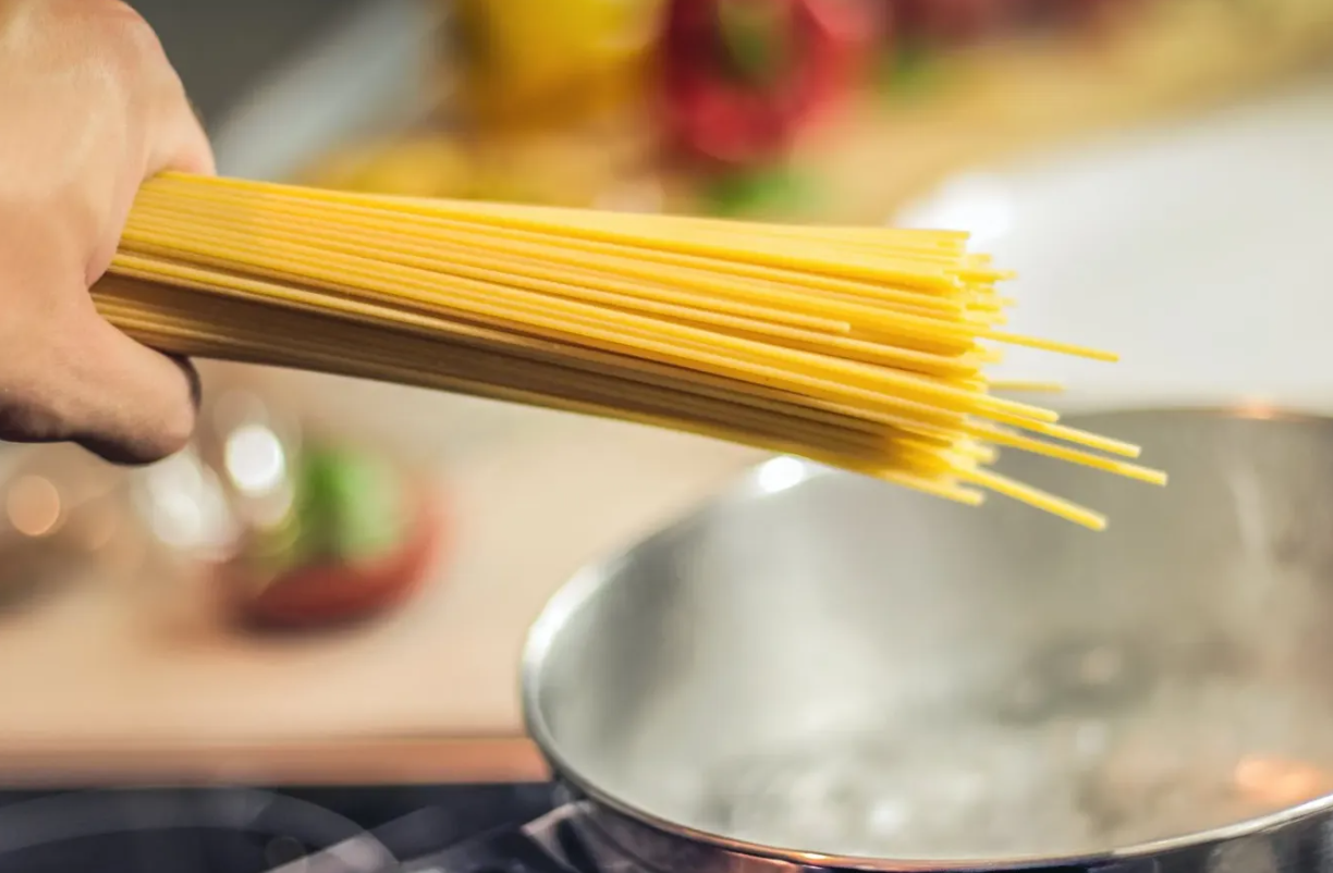 How to cook pasta so it doesn't stick together
