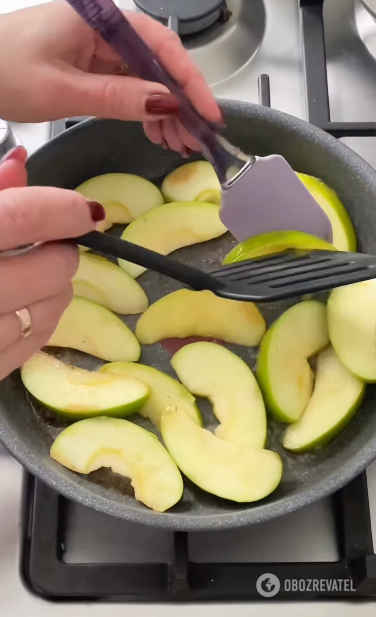 Apples to prepare the dish