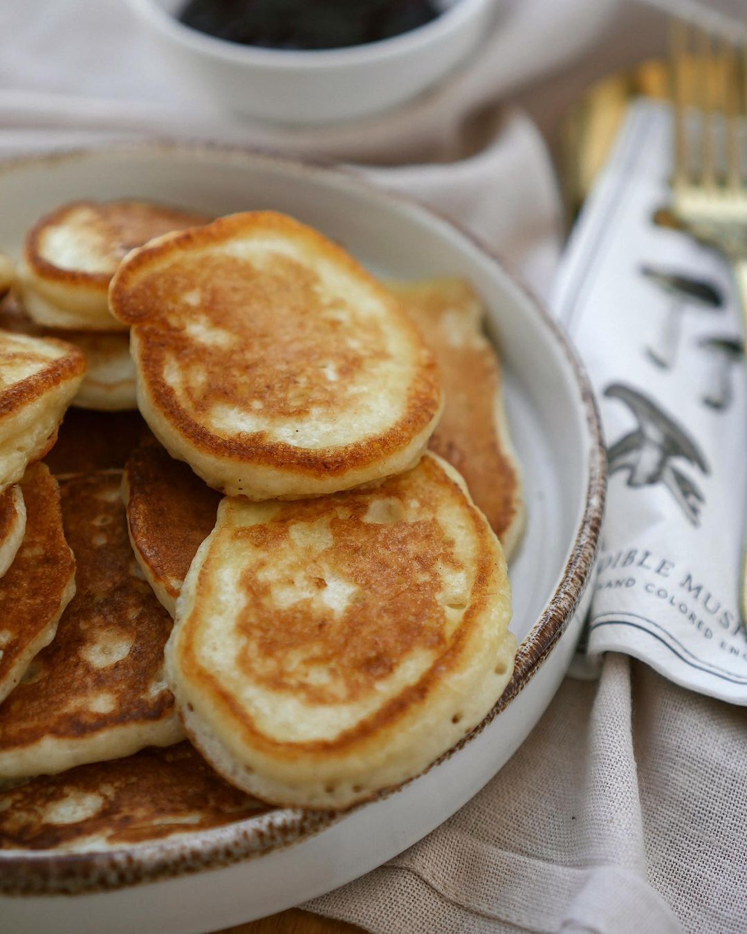 Fluffy pancakes on kefir