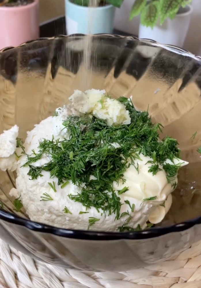 Cottage cheese and greens
