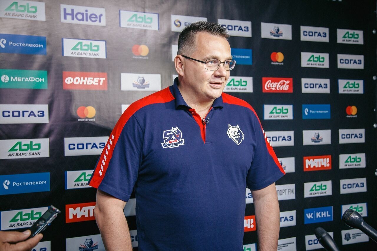 ''Po prostu się nas bali. Boją się, że wygramy'': były trener reprezentacji Ukrainy w meczu z Rosją wyjaśnia swoje zawieszenie w Mistrzostwach Świata.