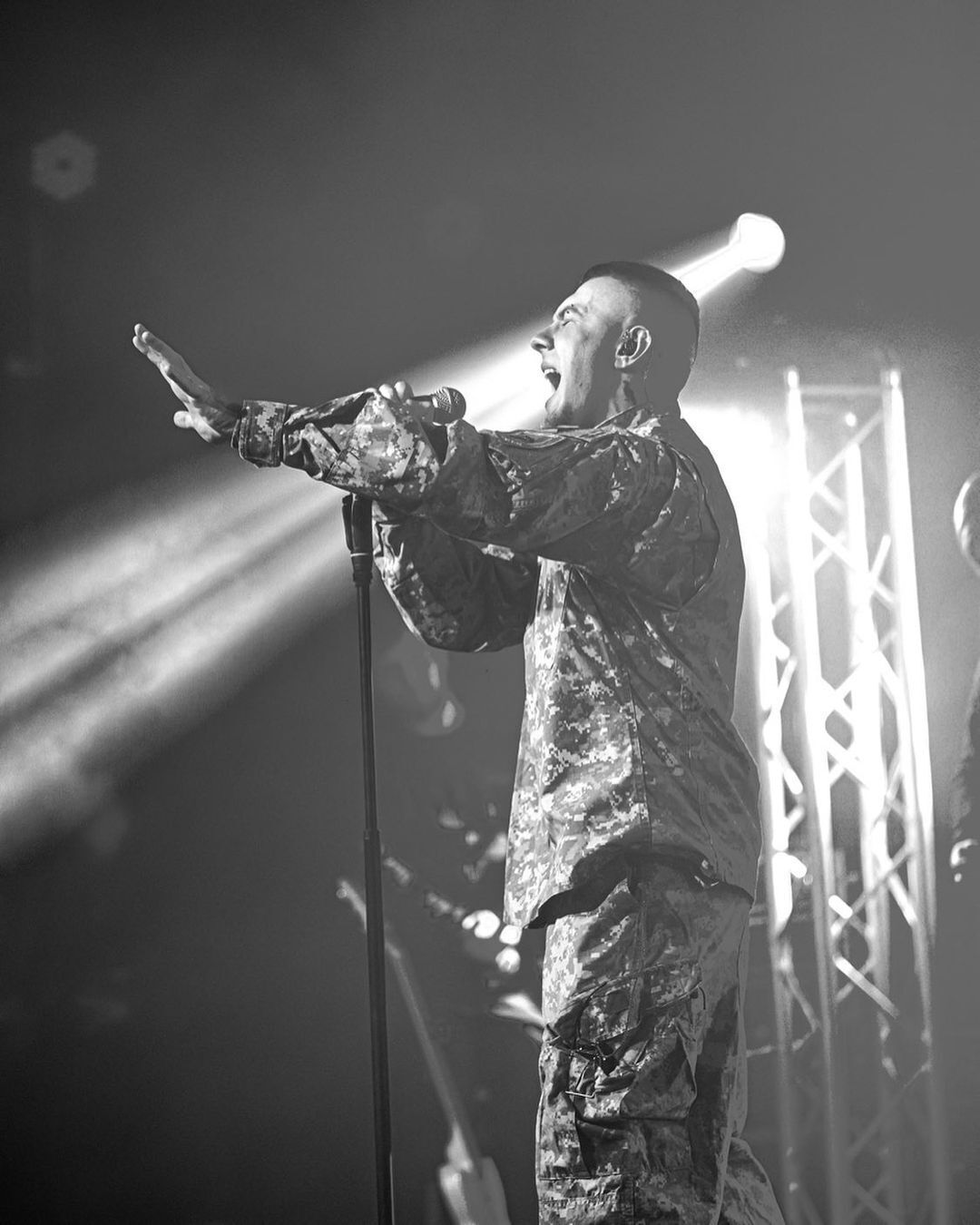 Podniósł karabin maszynowy: jak potoczyły się losy zwycięzcy ''X-Factor'' Michała Panczyszyna i gdzie jest teraz. Zdjęcie