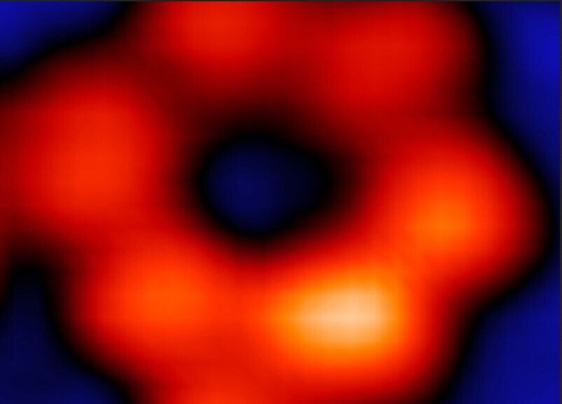 The first ever X-ray photo of a single atom.