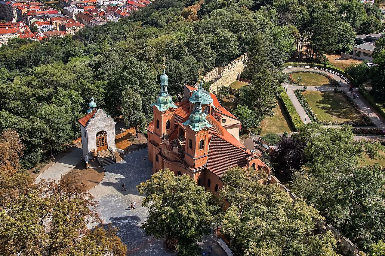 Niesamowita Praga: 6 miejsc w stolicy Czech, które cię oczarują