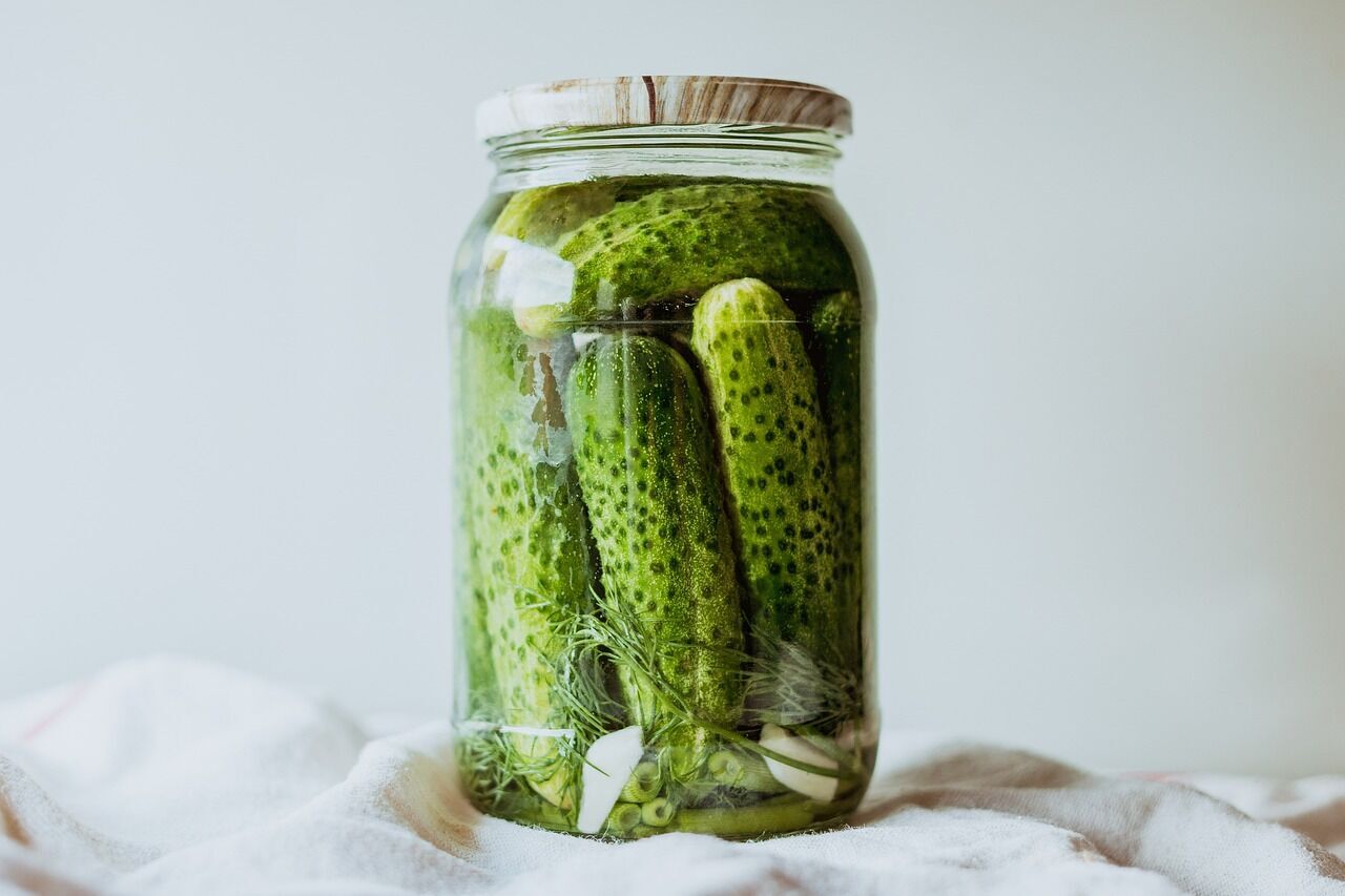 Recipe for pickled cucumbers per litre jar
