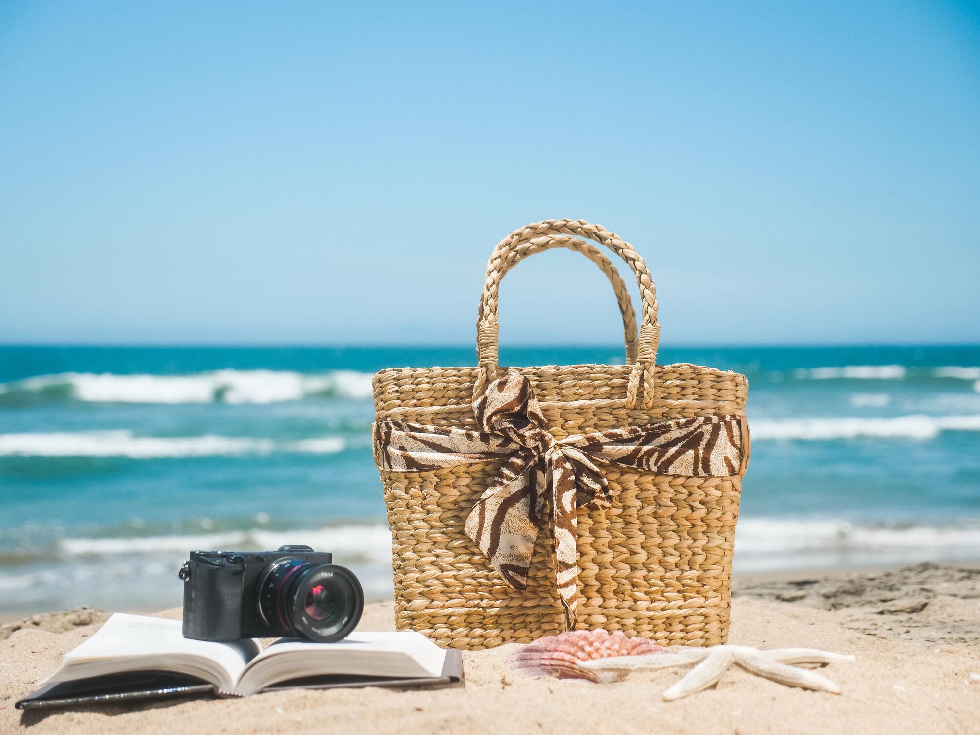 Exceptionally stylish: three best beach bags that will create a wow effect. Photo