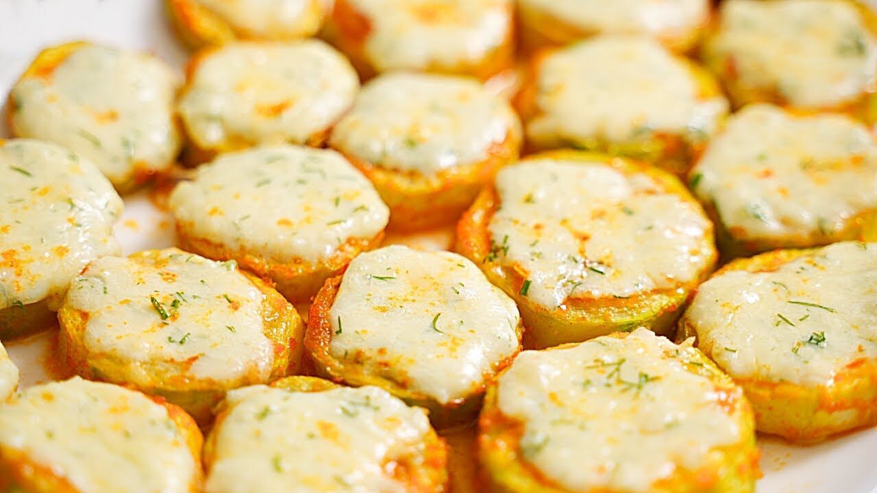 Recipe for baked zucchini with cheese in the oven