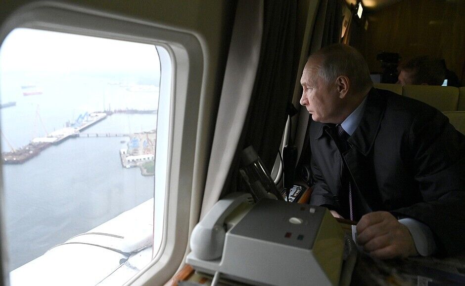 Putin on the plane