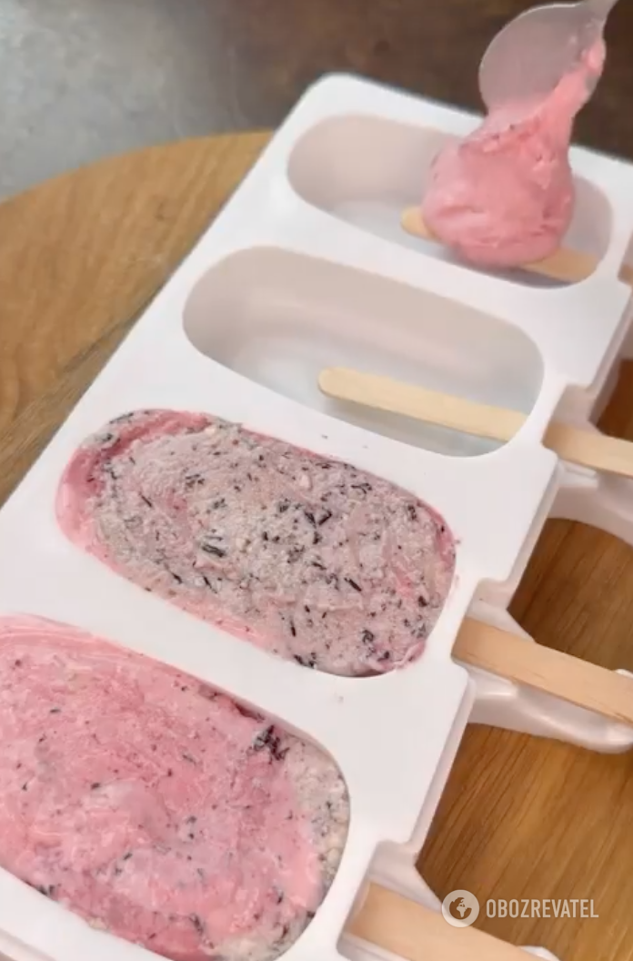 Ready-made berry ice cream