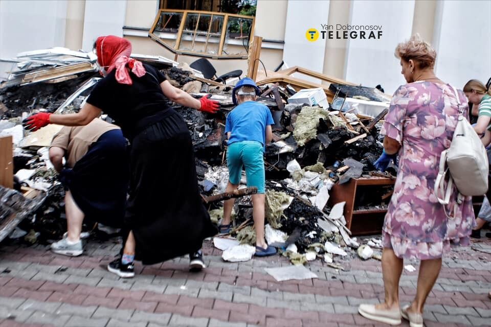 ''The enemy does not believe in God'': photographer showed apocalyptic images of the destroyed center of Odessa