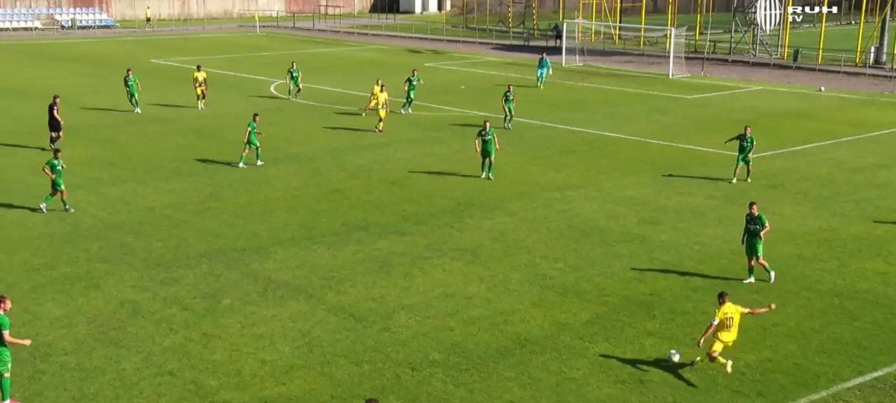 Ex-football player of the national team of Ukraine scored an incredible ''radio-controlled'' goal. Video