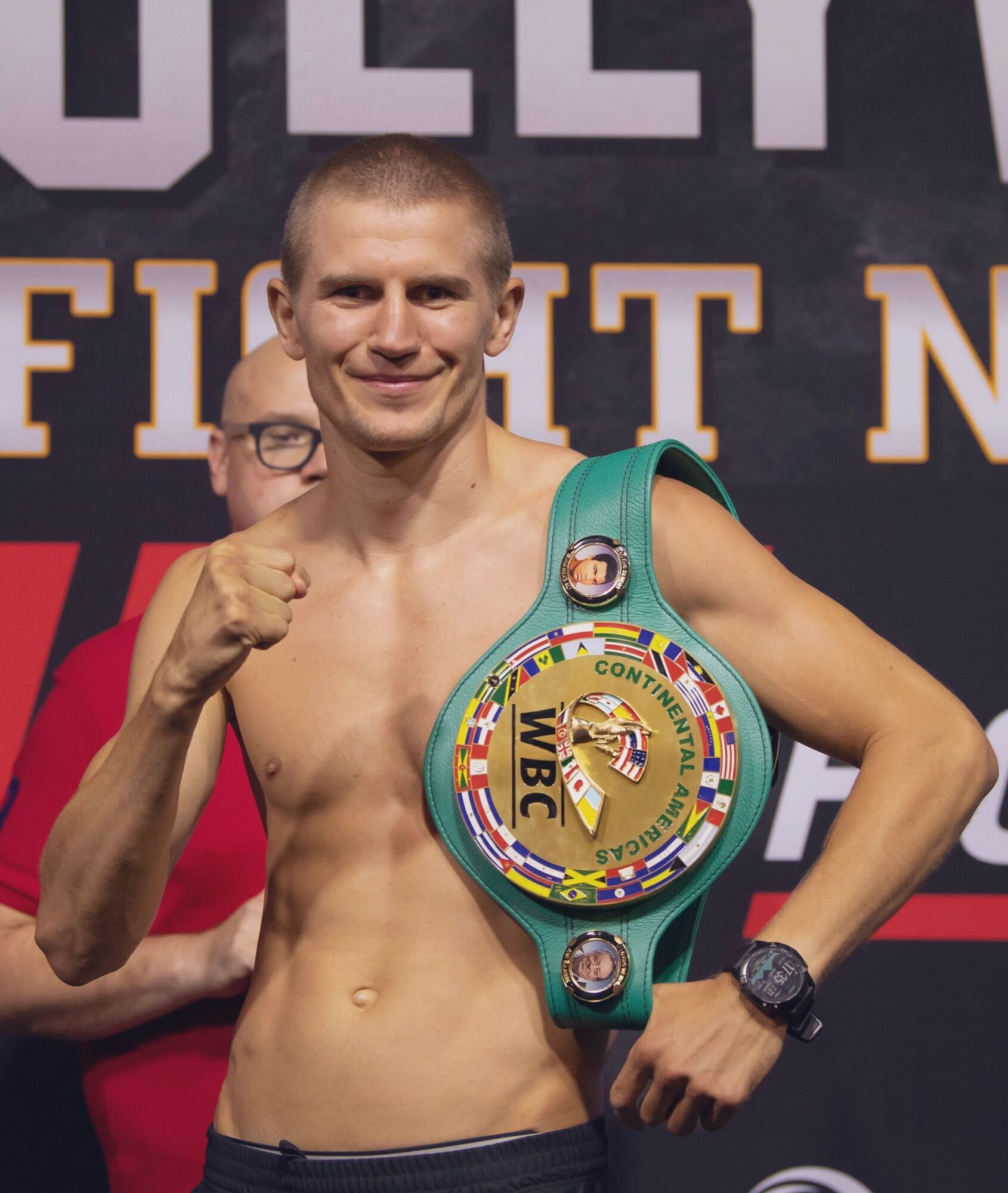 Famous Ukrainian boxer won the championship fight by knockout in the 1st round. Video