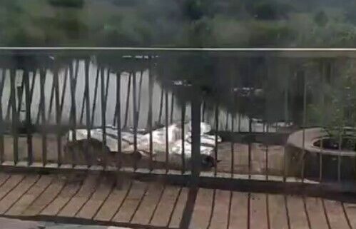 Okupanci zaminowują wszystkie mosty w Mariupolu i ustawiają w ich pobliżu struktury obronne
