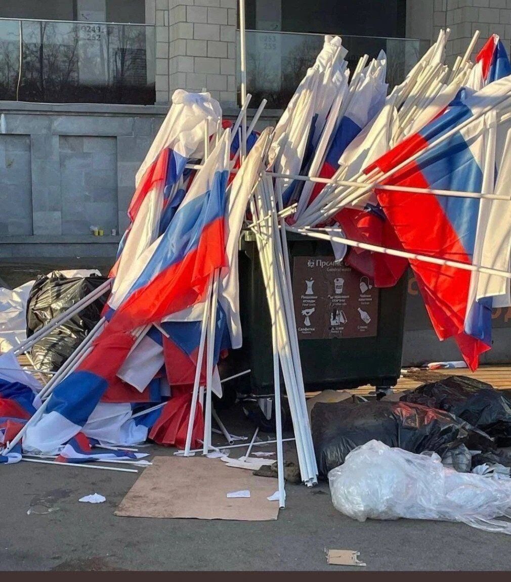 ''Myślę, że jak to?'' Piłkarz Dynama wyrzucił rosyjskie flagi do kosza na śmieci i wypowiedział się na temat reakcji Rosjan