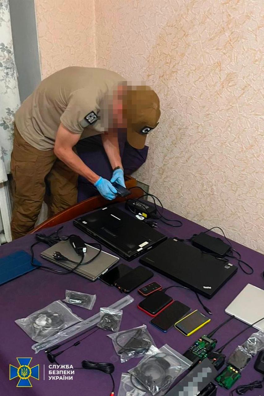 The SSU detained a Russian intelligence agent who was preparing a strike on Kharkiv: he was interested in the coordinates of railroad hubs. Photo
