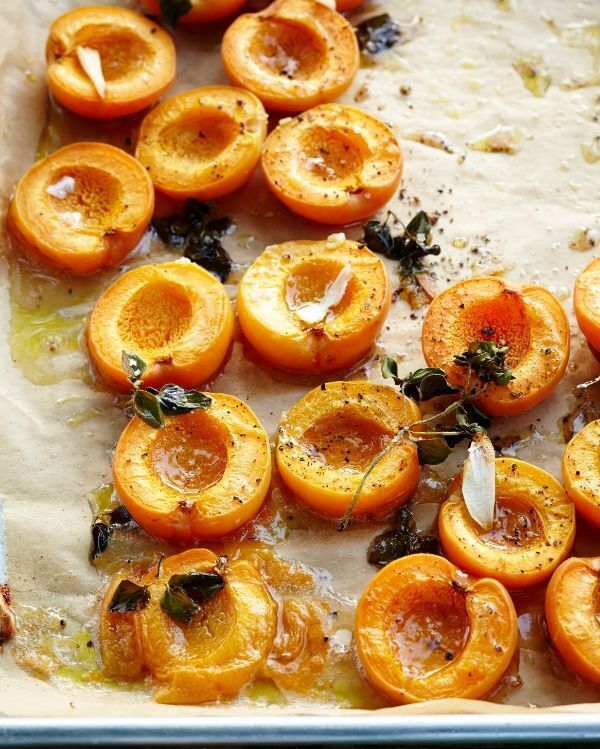 Baked apricots with honey and nuts