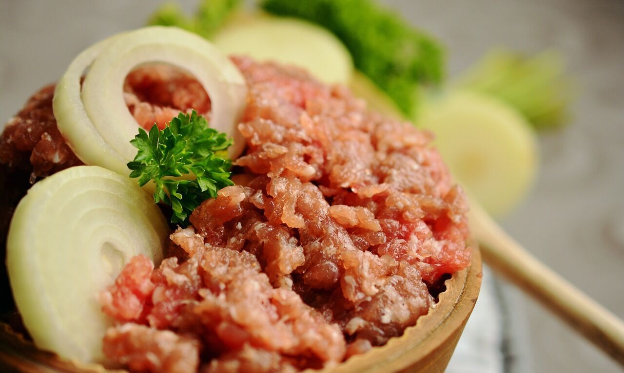 What to make with minced meat for a snack