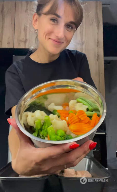Dasha Yevtukh shared a recipe for a hearty casserole with chicken and vegetables: the perfect dish for lunch