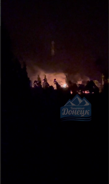 Explosions heard in occupied Shakhtarsk: occupants confirmed attacks on the oil depot. Video