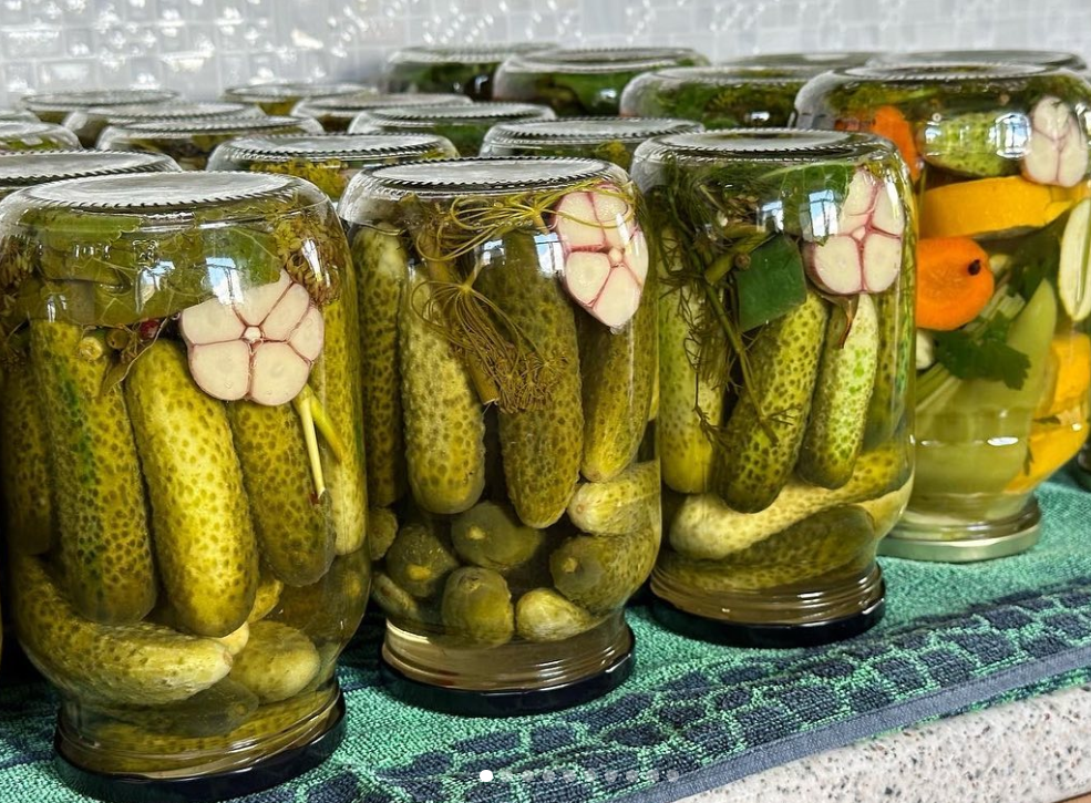 Recipe for pickled cucumbers for a litre jar