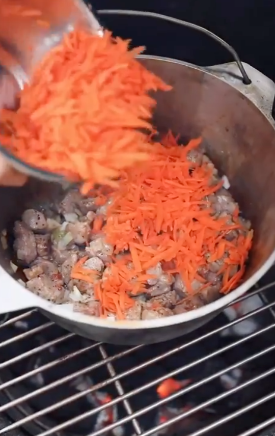 Cooking cabbage with vegetables and meat