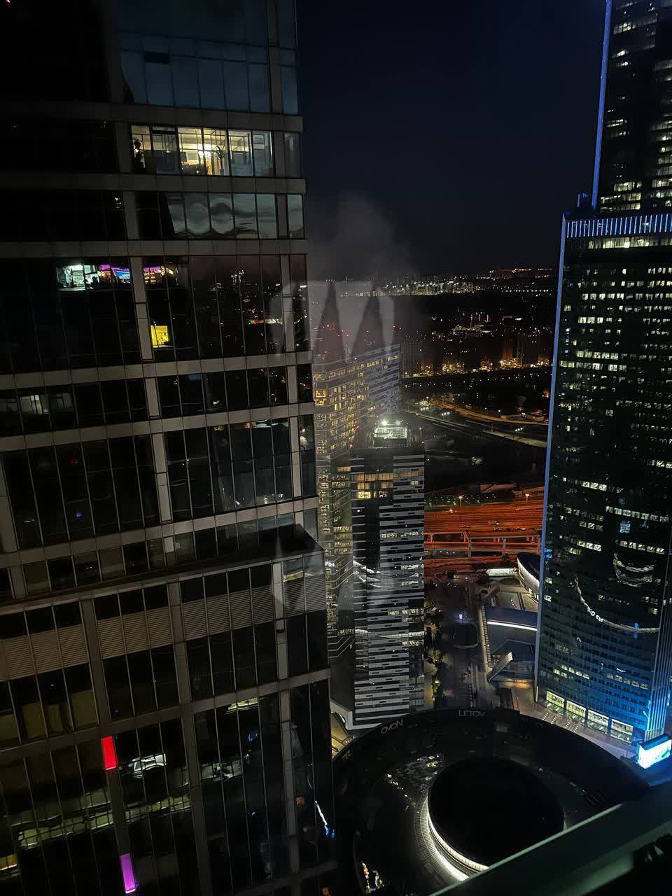 The Russian capital again complained about the UAV attack: smoke was billowing from the Moscow City tower. Photo and video