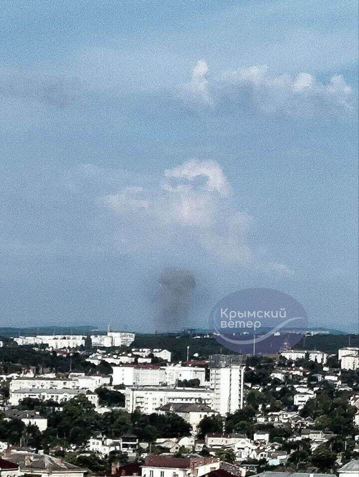 Explosions in occupied Sevastopol, information about arrival: photos and video