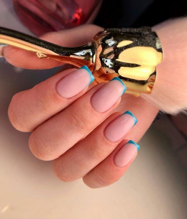 The most fashionable manicure shades for August 2023 have been announced: ''refreshing'' hands and giving a special charm. Photo