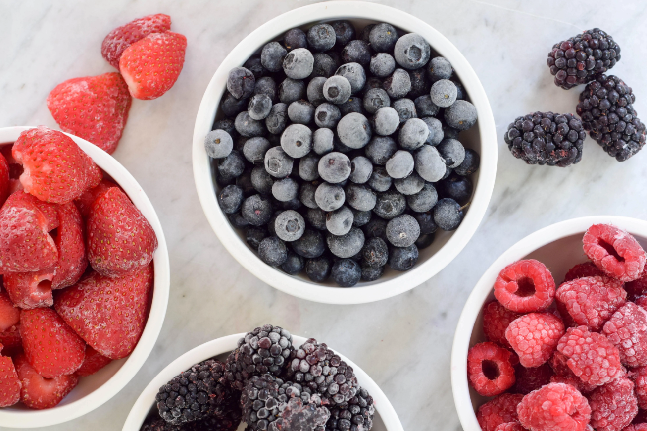 How to freeze berries whole for the winter