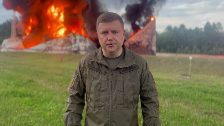 Rosja zmasowała nocny atak dronów na Równe: zniszczony skład ropy, trwa gaszenie pożarów. Wideo