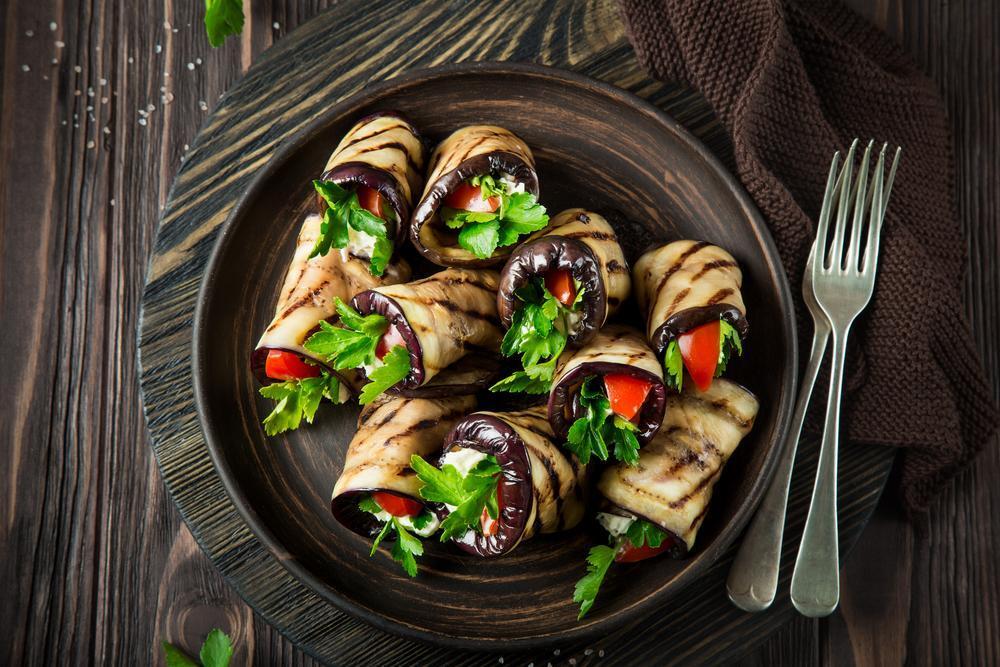 Eggplant rolls with stuffing