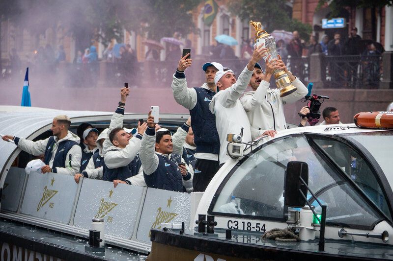 Tymoshchuk and Zenit punished in Russia for championship parade