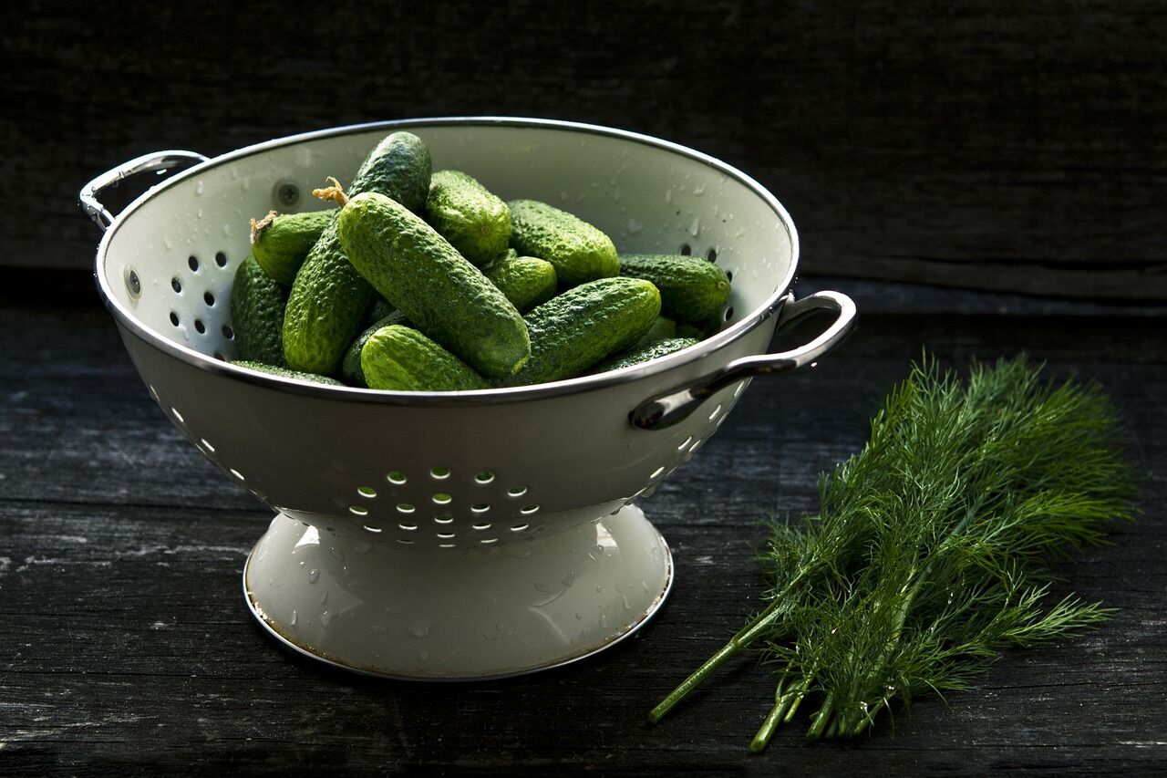 The easiest way to prepare lightly salted cucumbers: for a 1.5-2 litre jar