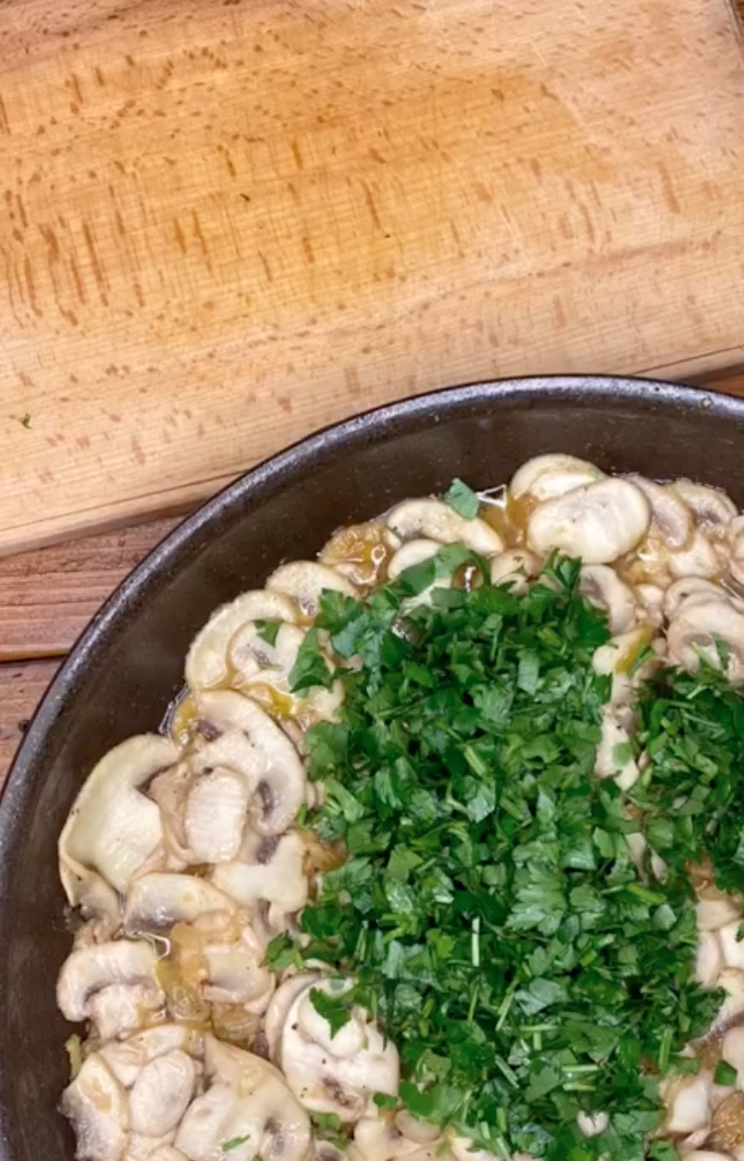 Mushrooms with onions and parsley