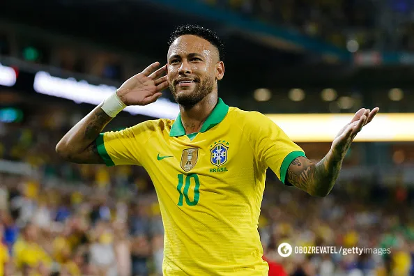 Neymar Joins The Gold Club - SoccerBible