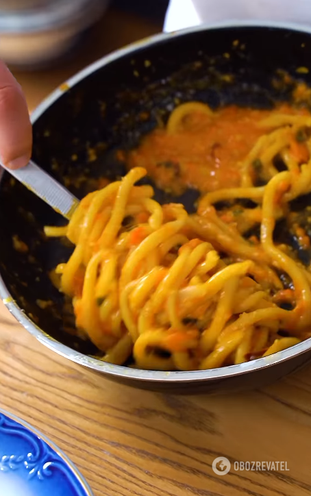 Real Ukrainian yellow tomato sauce pasta from a chef