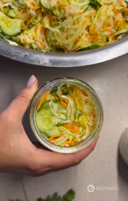 Delicious cabbage salad for winter with crispy vegetables