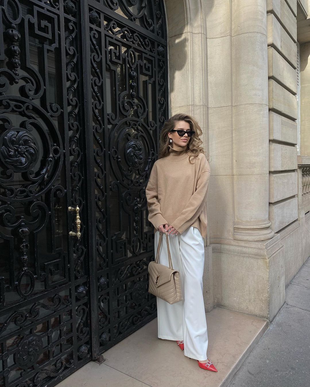 How to wear a basic sweater in fall 2023 to look like a true Parisienne