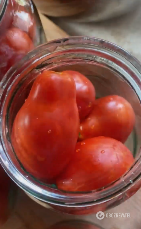 Tomatoes for winter in their own juice: you need only 3 ingredients for the marinade