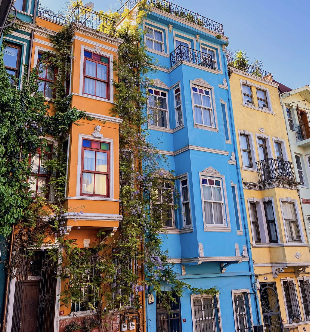 Żydowska ulica ma kolorowe domy
