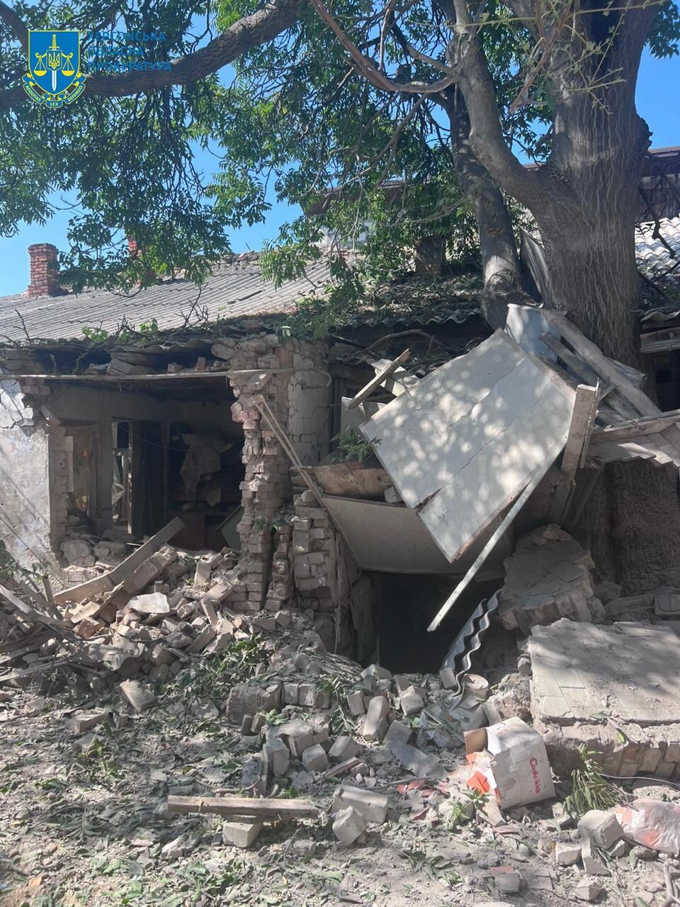 Occupiers shelled Kherson, one of the shells hit the roof of the house: a child among the victims