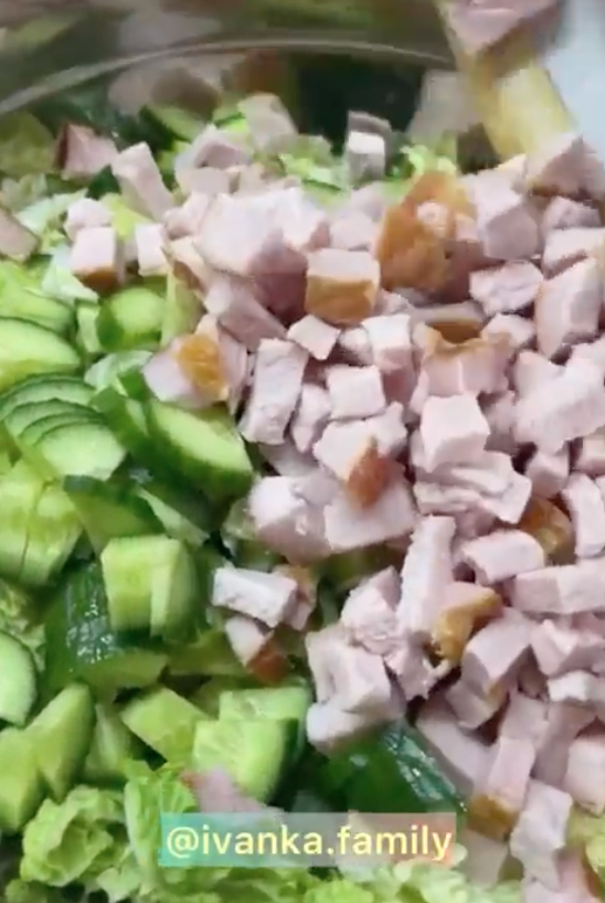 Preparation of the salad