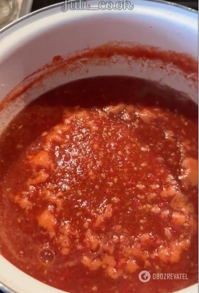 Tomato and pepper sauce