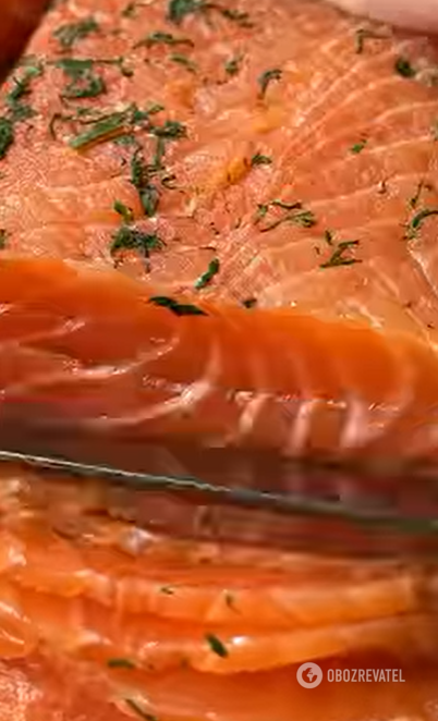 Jak marynować czerwoną rybę w domu: 2 najbardziej uniwersalne sposoby